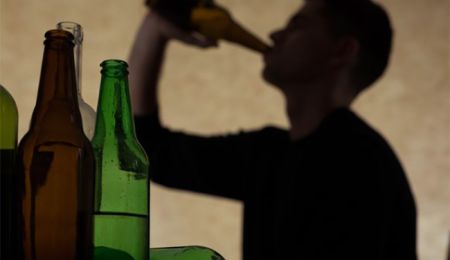 Οι γονείς του Γυμνασίου Παπάγου απαιτούν την προστασία των παιδιών τους από την πώληση αλκοόλ και καπνικών