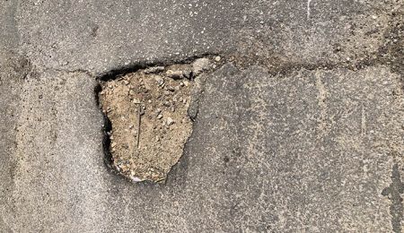 Ασφαλτοστρώσεις σε τμήματα 3 οδών σε Παπάγου και Χολαργό