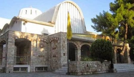 Ο Ιερός Ναός Υψώσεως Τιμίου Σταυρού στο Χολαργό πανηγυρίζει